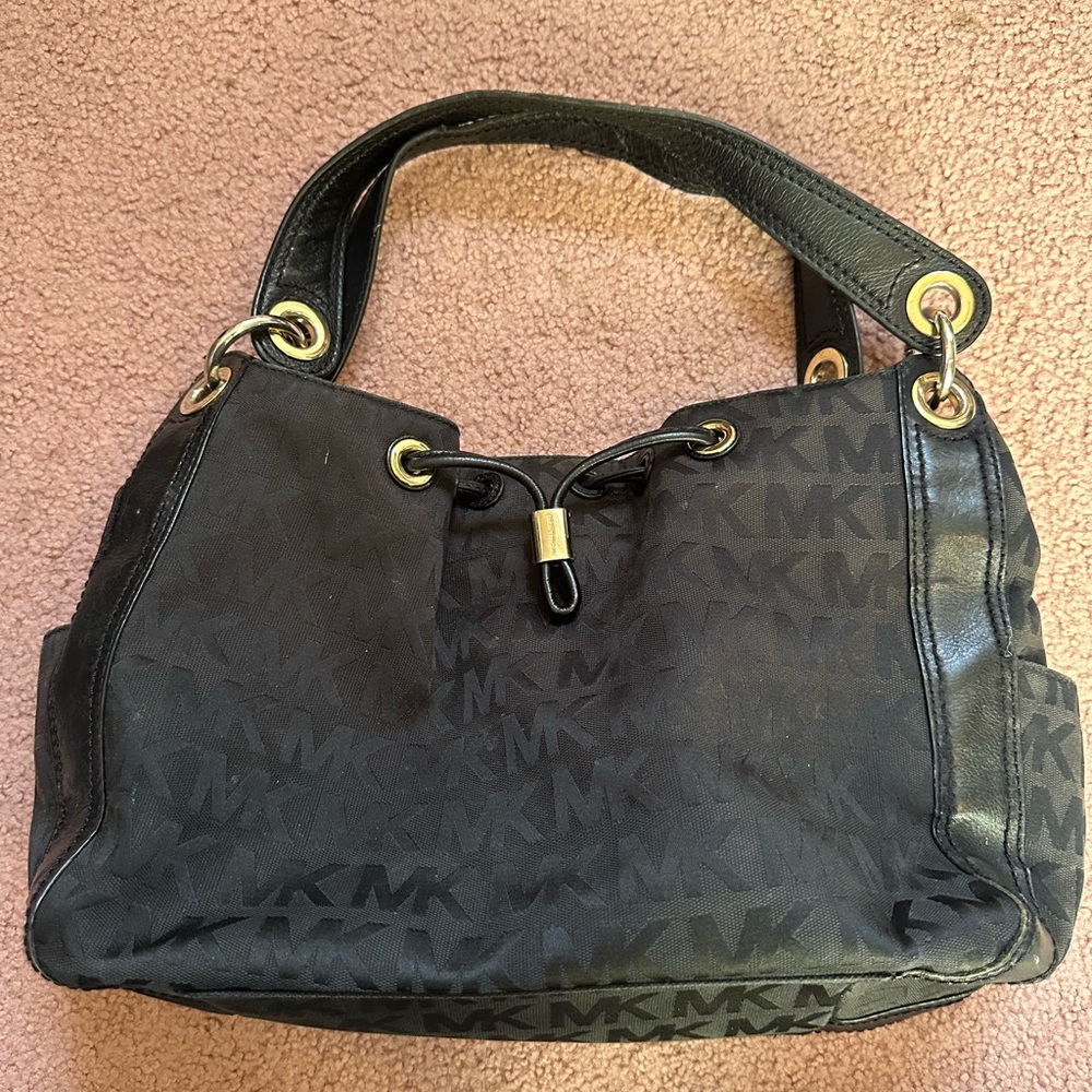 Michael Kors Ludlow Black Leather Canvas Gold Hardware Shoulder Bag Clean Inside